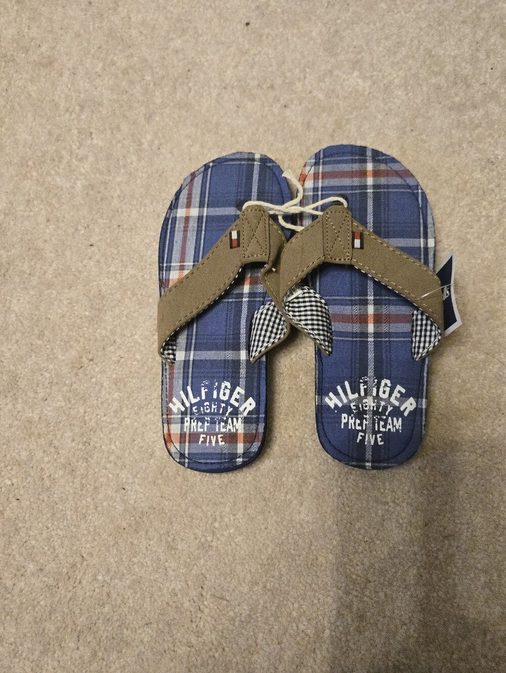 NWT Tommy Hilfiger Boys Size 13 Tan Flip Flops